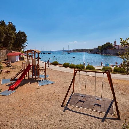 Galija Luxury Suites Krk Town Buitenkant foto