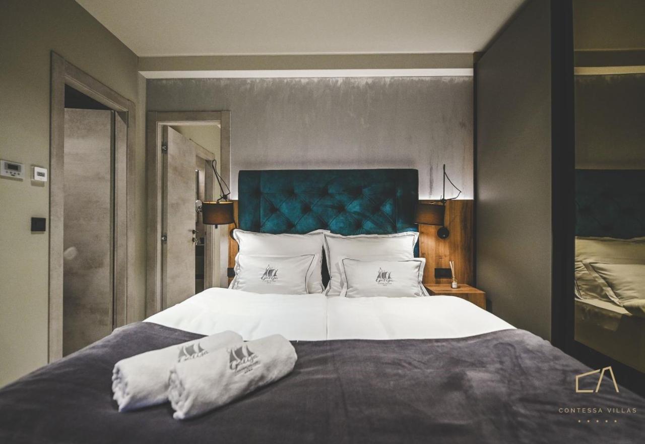 Galija Luxury Suites Krk Town Buitenkant foto