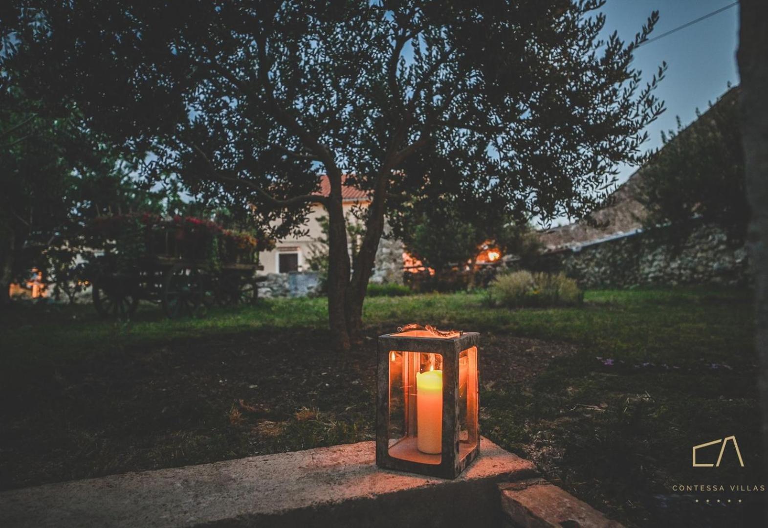Galija Luxury Suites Krk Town Buitenkant foto