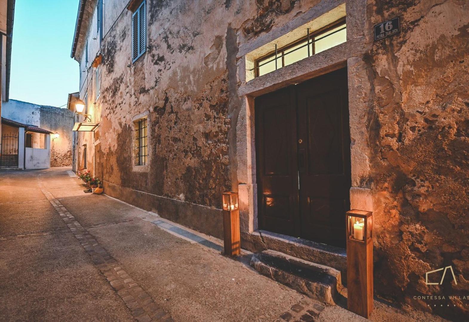 Galija Luxury Suites Krk Town Buitenkant foto