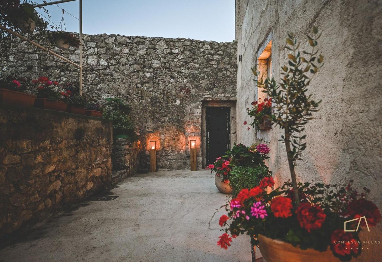 Galija Luxury Suites Krk Town Buitenkant foto